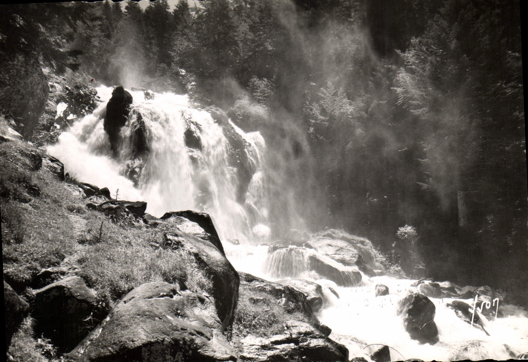 CPM Environs de Cauterets Hautes Pyrenees Cascade de Lutour
