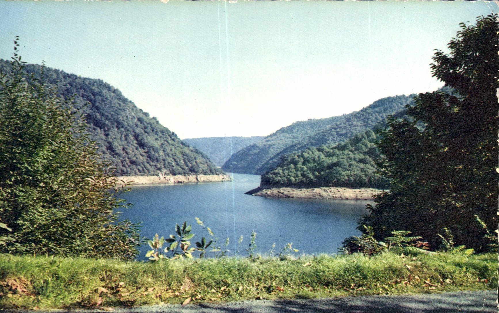 CPM La Correze Pittoresque La Vallee de la Dordogne aux environs d'Argentat 