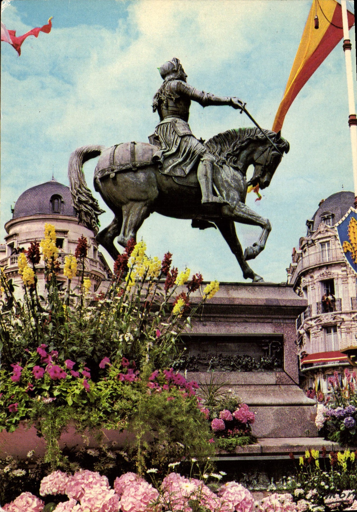 CPM Orleans Loiret Statue de Jeanne d'Arc par Foyatier 