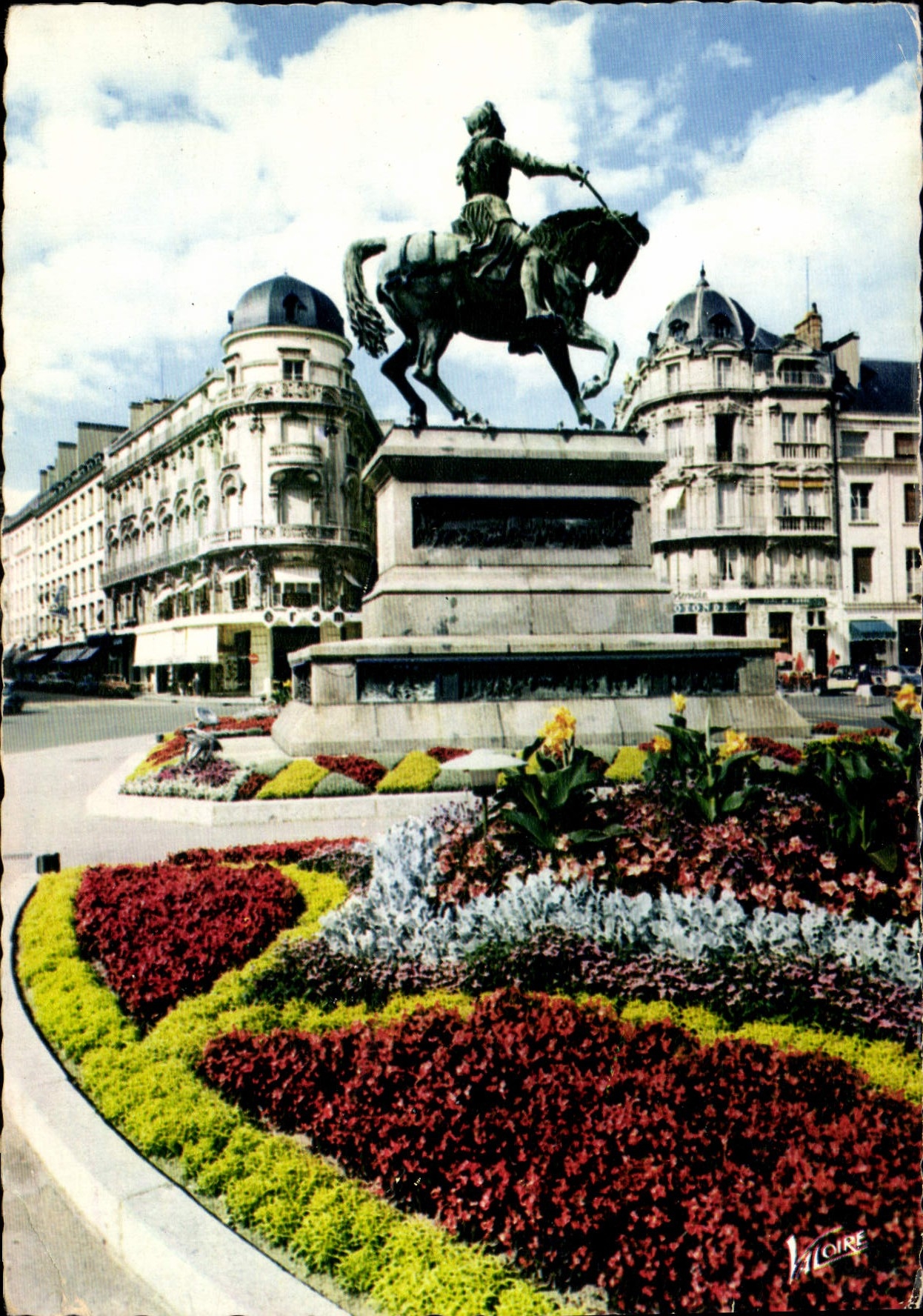CPM Les Merveilles du Val de Loire Orleans Loiret Place du martroi 