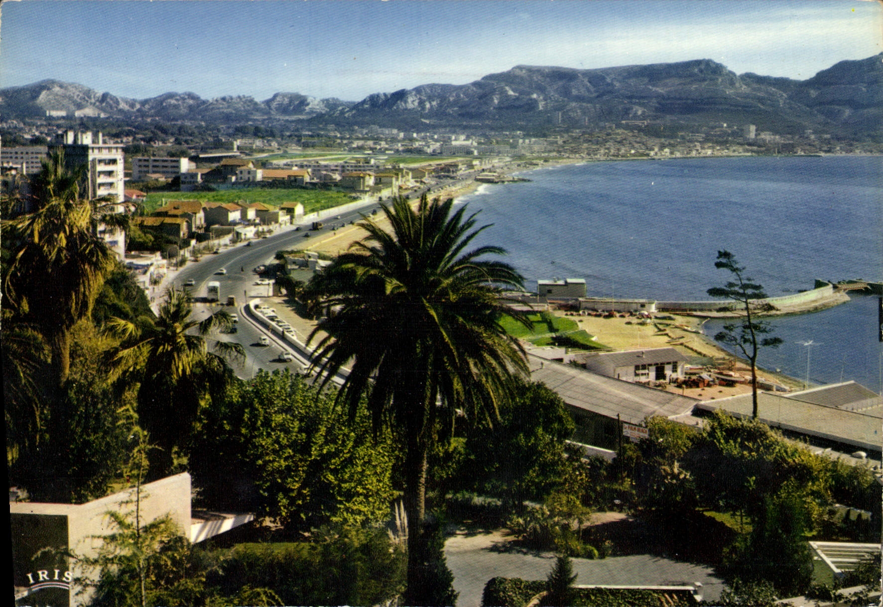 CPM Marseille B du R Vue generale sur la Plage et la Pointe Rouge 