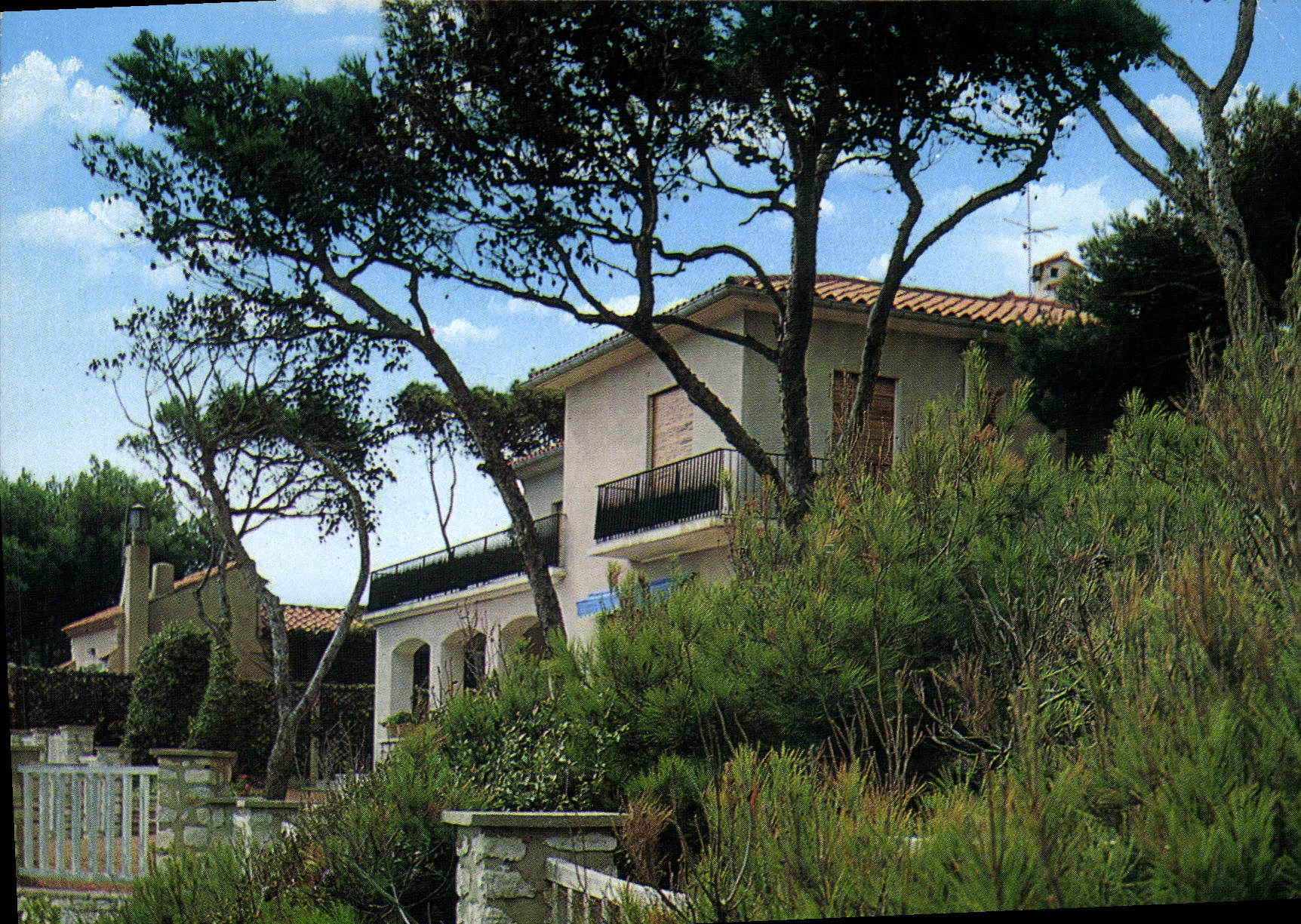 CPM La Cote Bleue Carry le Rouet B du R L'Oustaou de la Mar Propriete de Fernandel