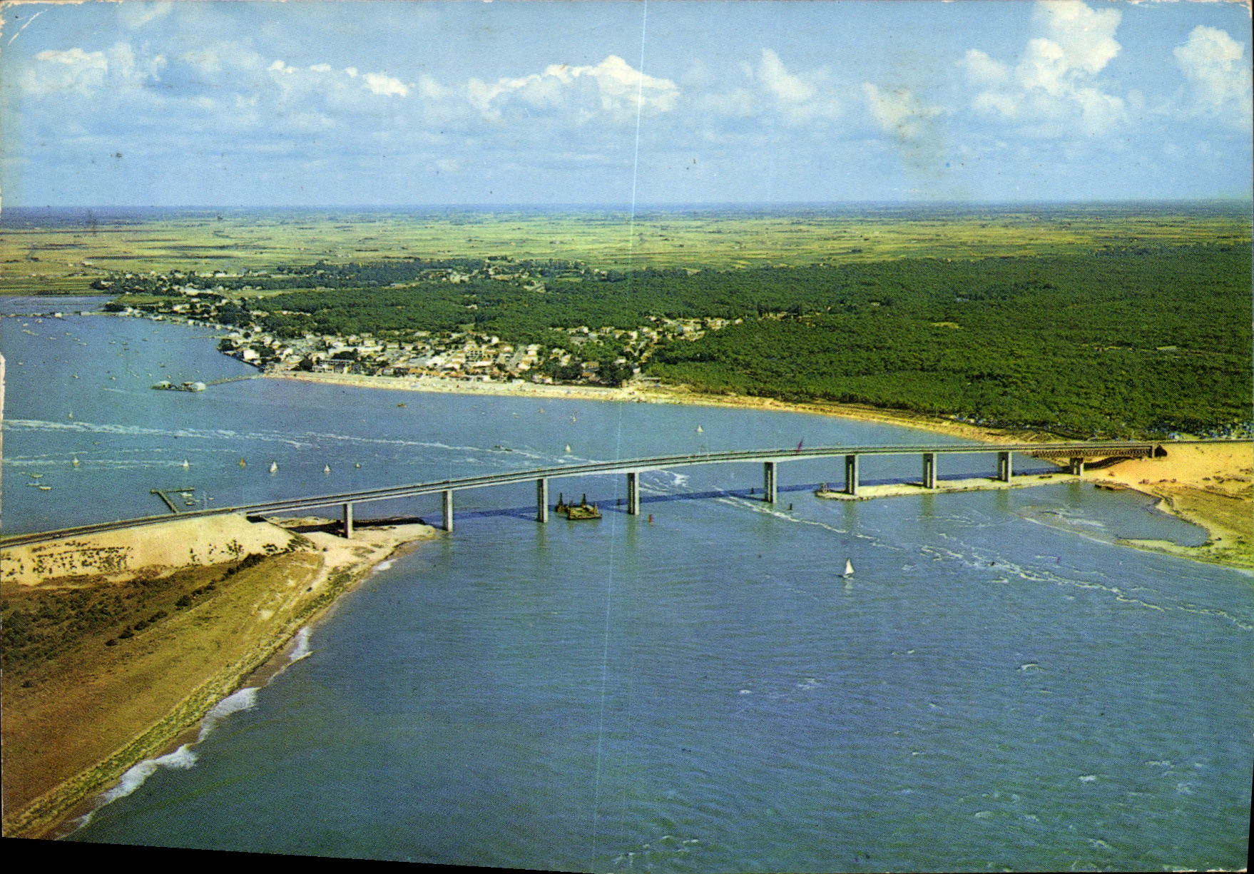 CPM Ile de Noirmoutier Fromentine Vendee Vue aerienne sur le Goulet entre Fromentine et la pointe de