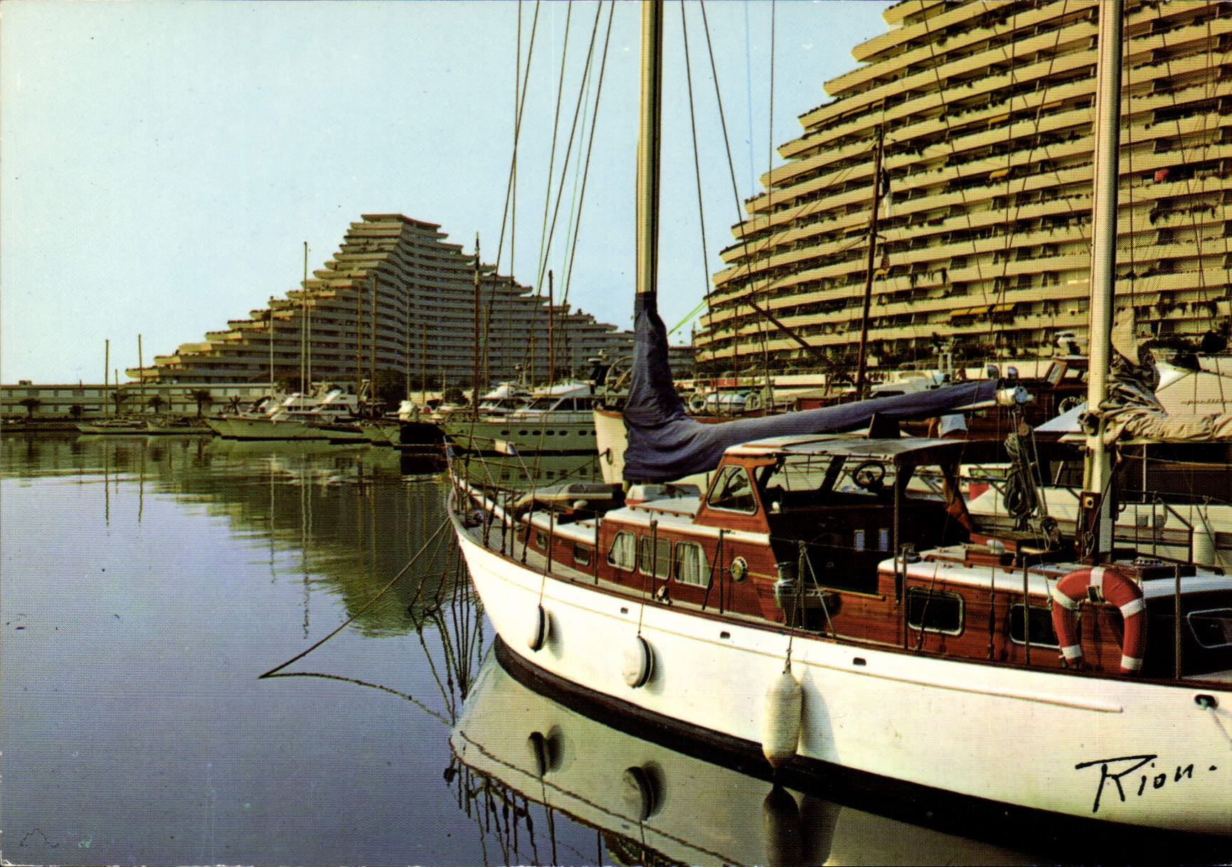 CPM La Cote d'Azur Inoubliable Villeneuve Loubet Marina Baie des Anges Bateaux