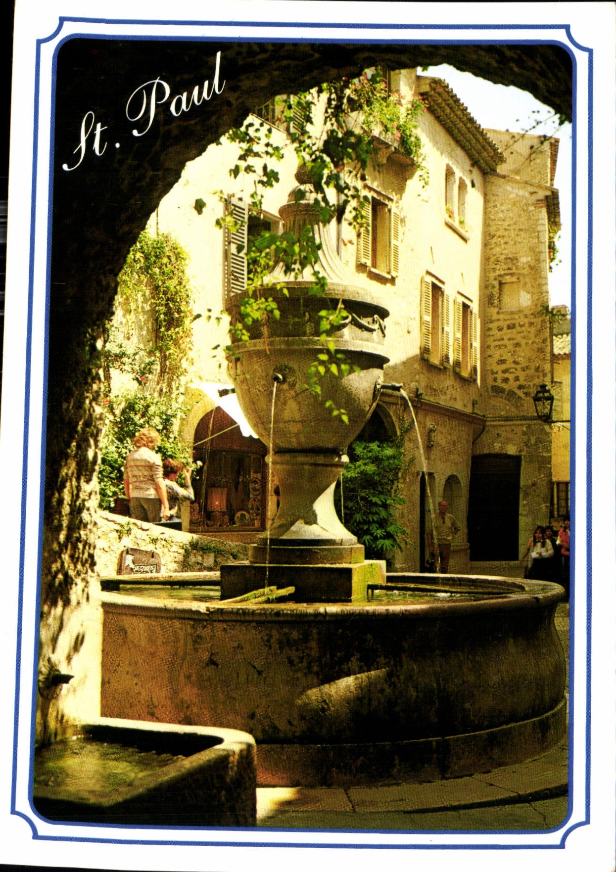 CPM La Cote d'Azur Saint Paul de Vence La Fontaine 