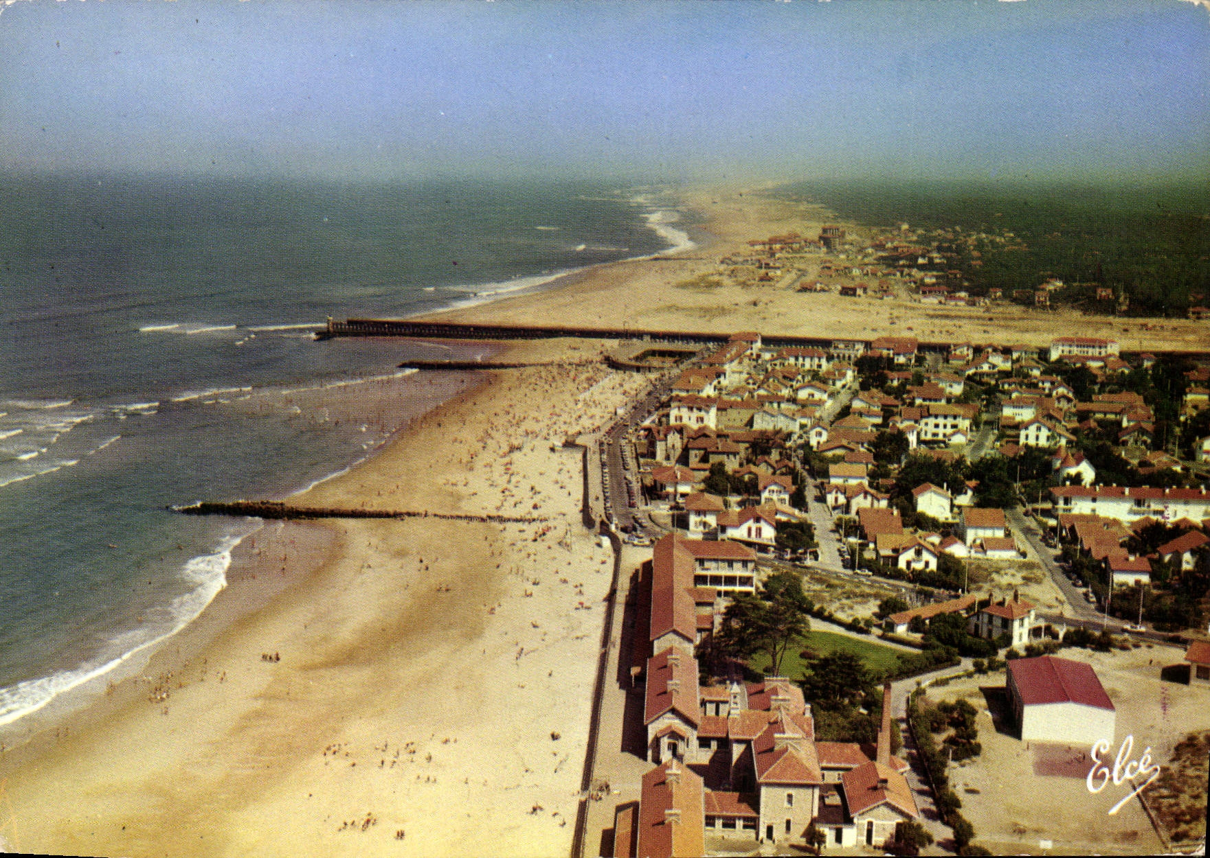 CPM Capbreton Landes Vue generale de la grande plage avec l'estacade au fond la plage d'Hossegor 