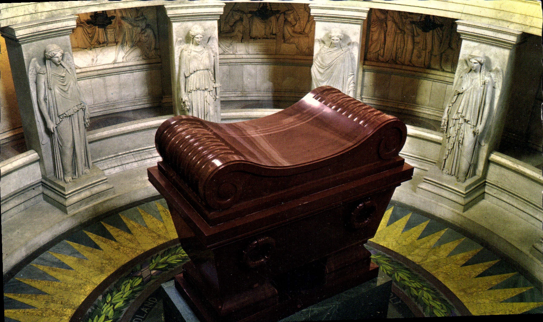 CPM Paris et ses Merveilles Tomneau de SM Napoleon 