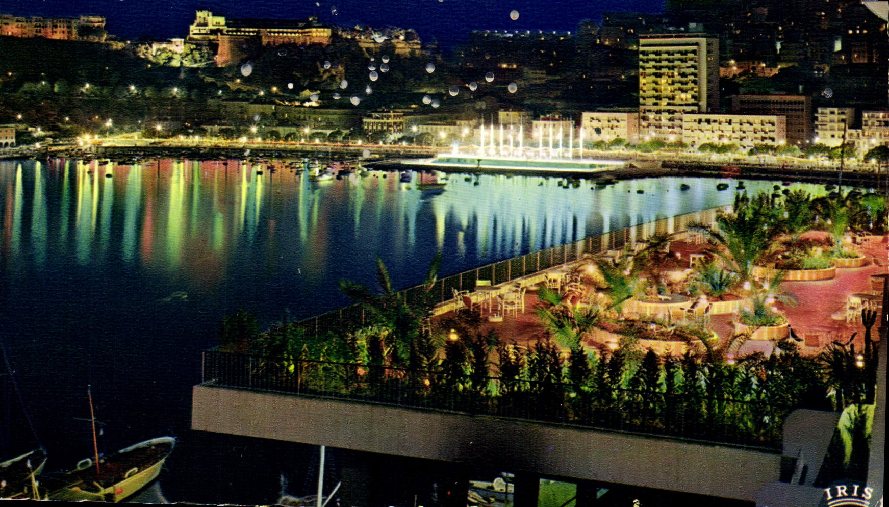 CPM Monaco la nuit Vue generale sur le Port la Terrasse et la Piscine de l'Hotel de Paris 
