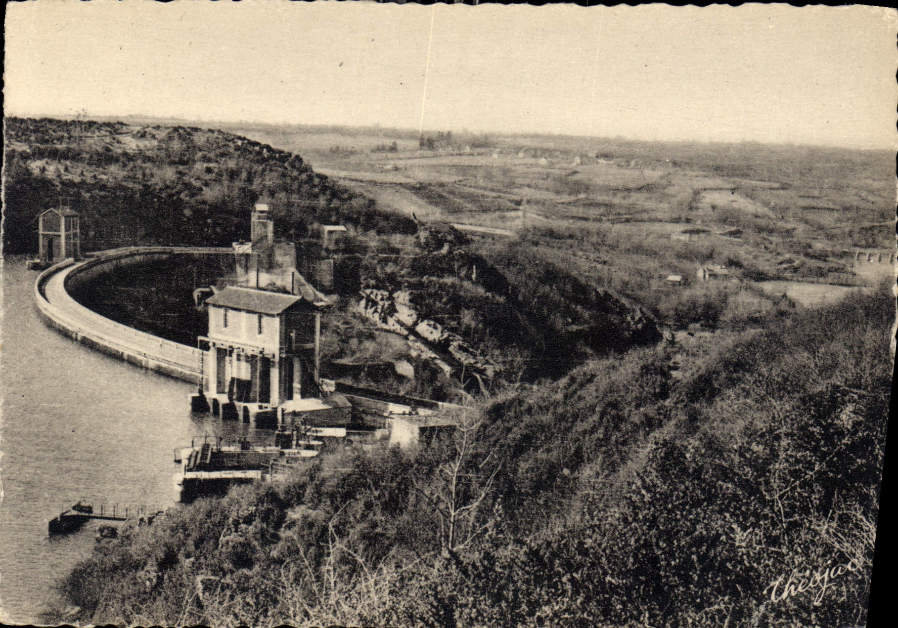 CPM Barrage d'Eguzon Vue sur la Vallee de la Creuse