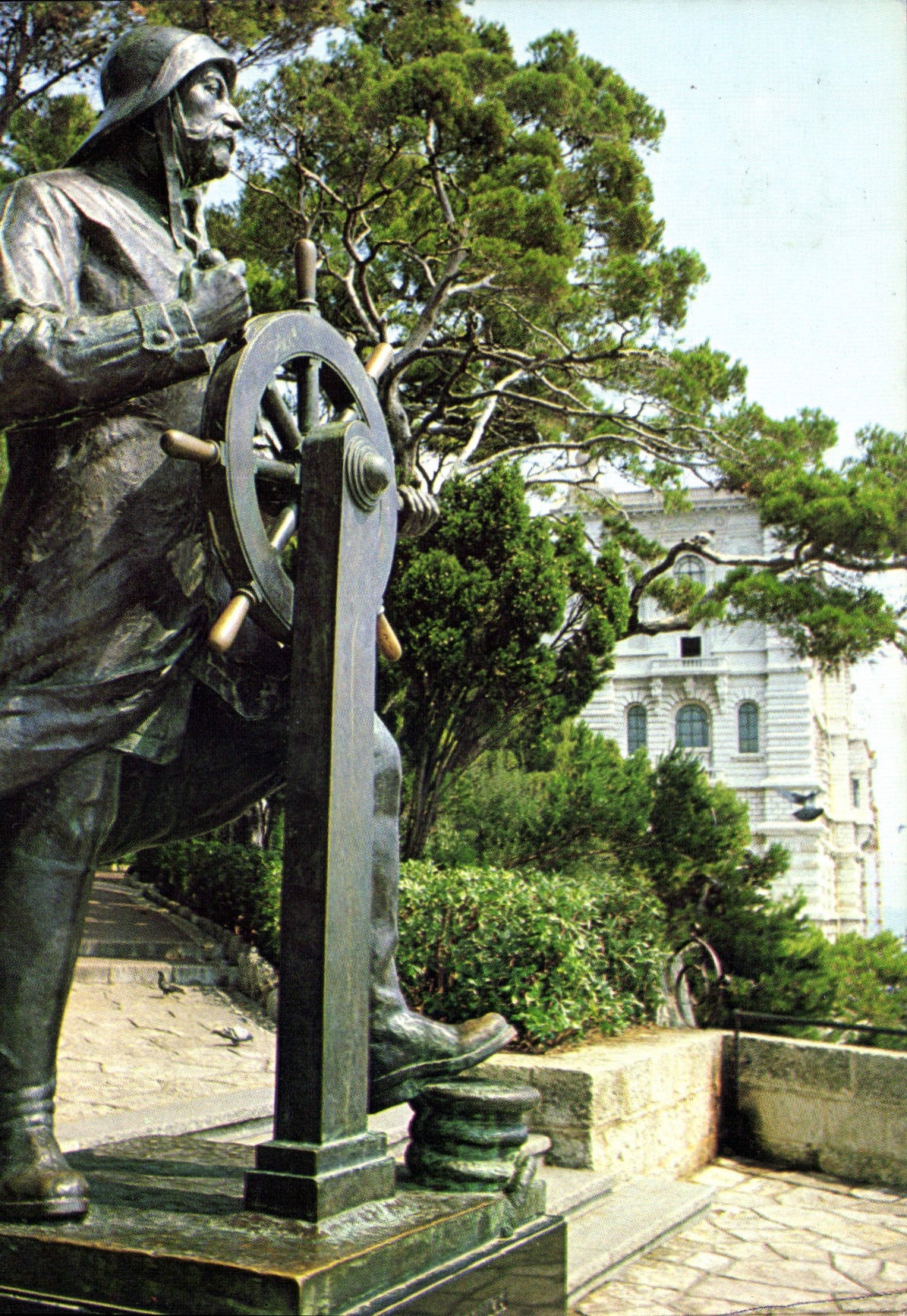 CPM Principaute de Monaco La statue du Prince Albert 