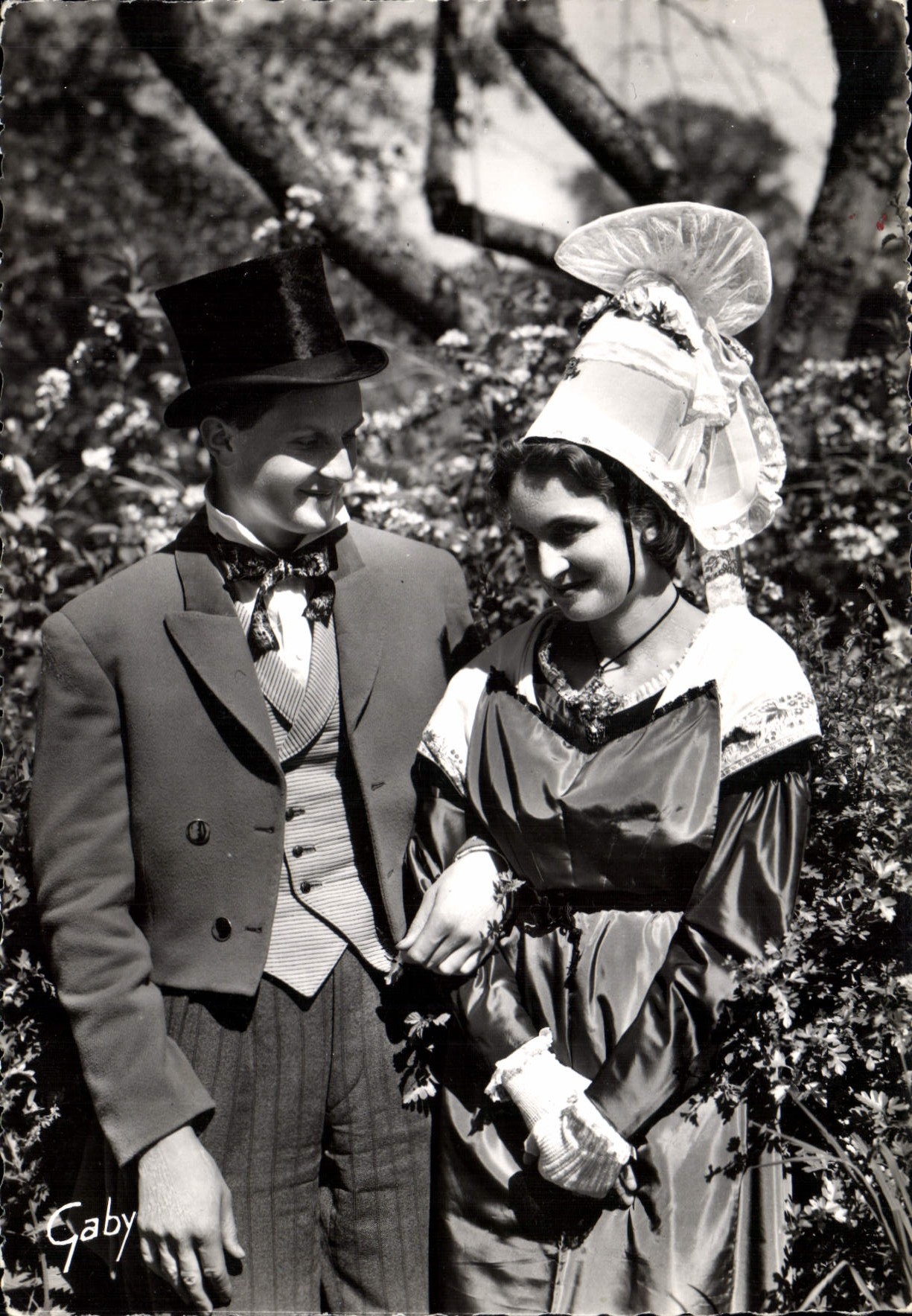 CPM Folklore de France La Normandie Folklore