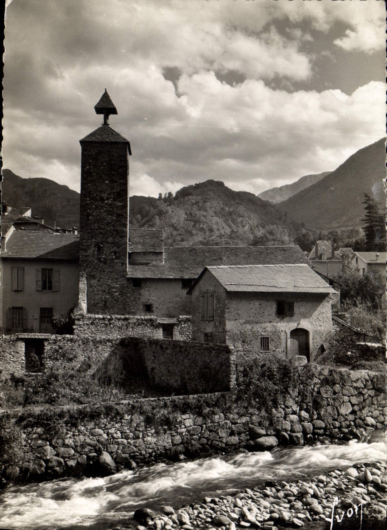 CPM Ax les Thermes Ariege Chapelle St Jerome et l'Ariege 
