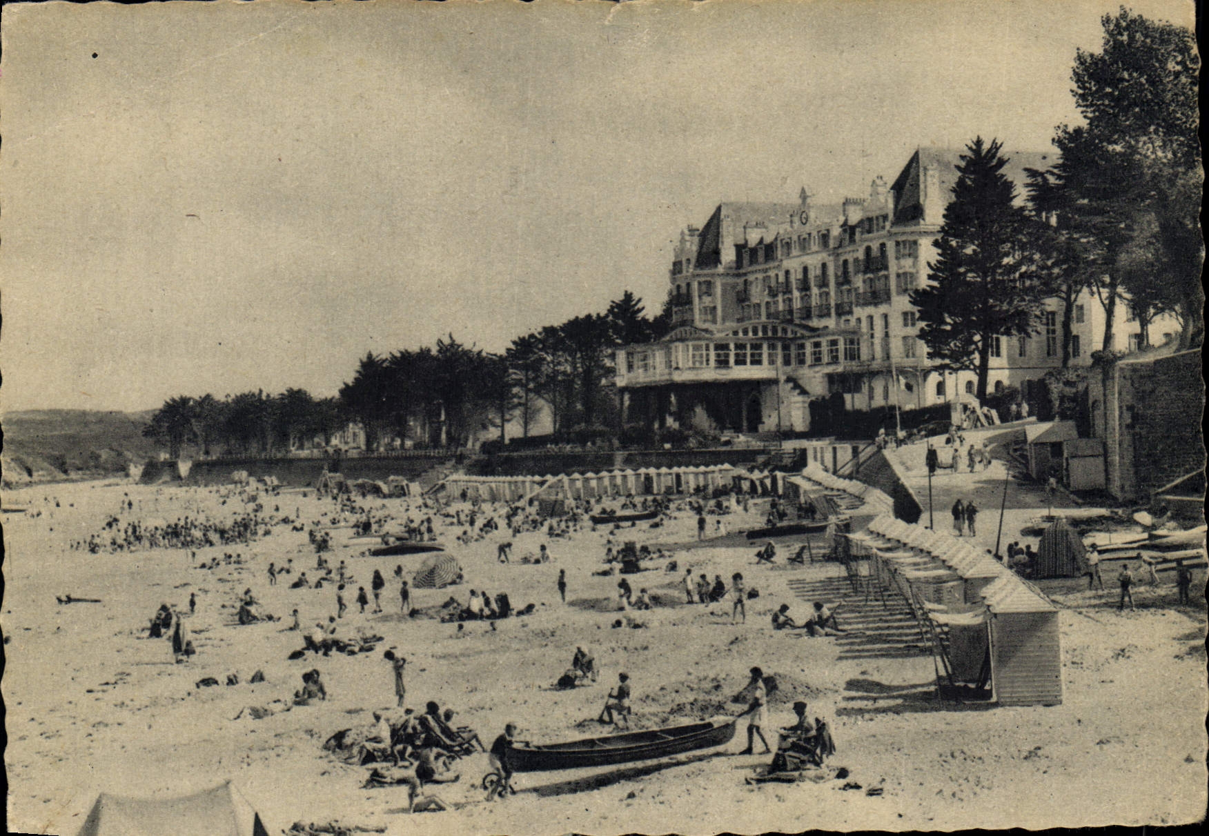 CPM St Lunaire la plage et le Grand Hotel