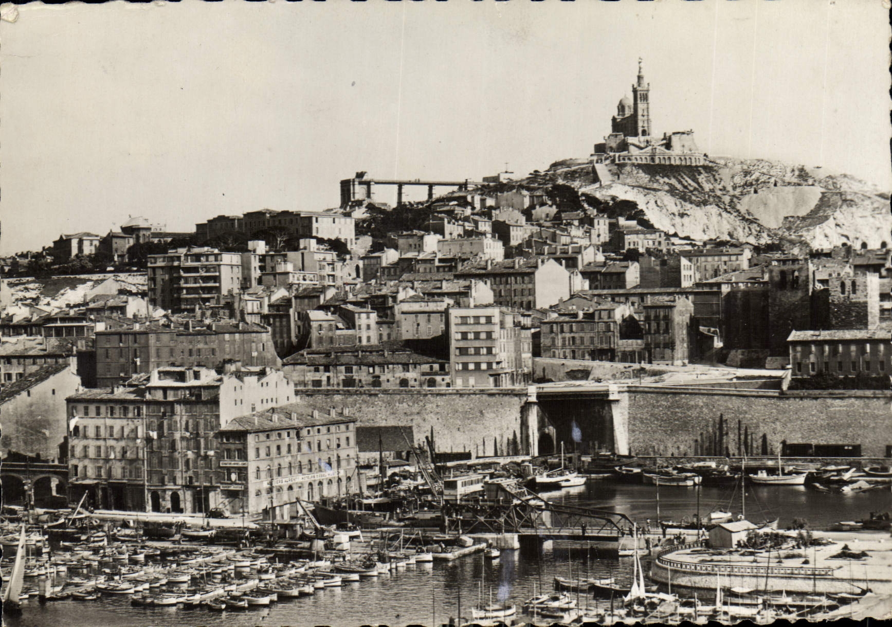 CPM Marseille Bassin du Carenage au fond Notre Dame de la Garde 
