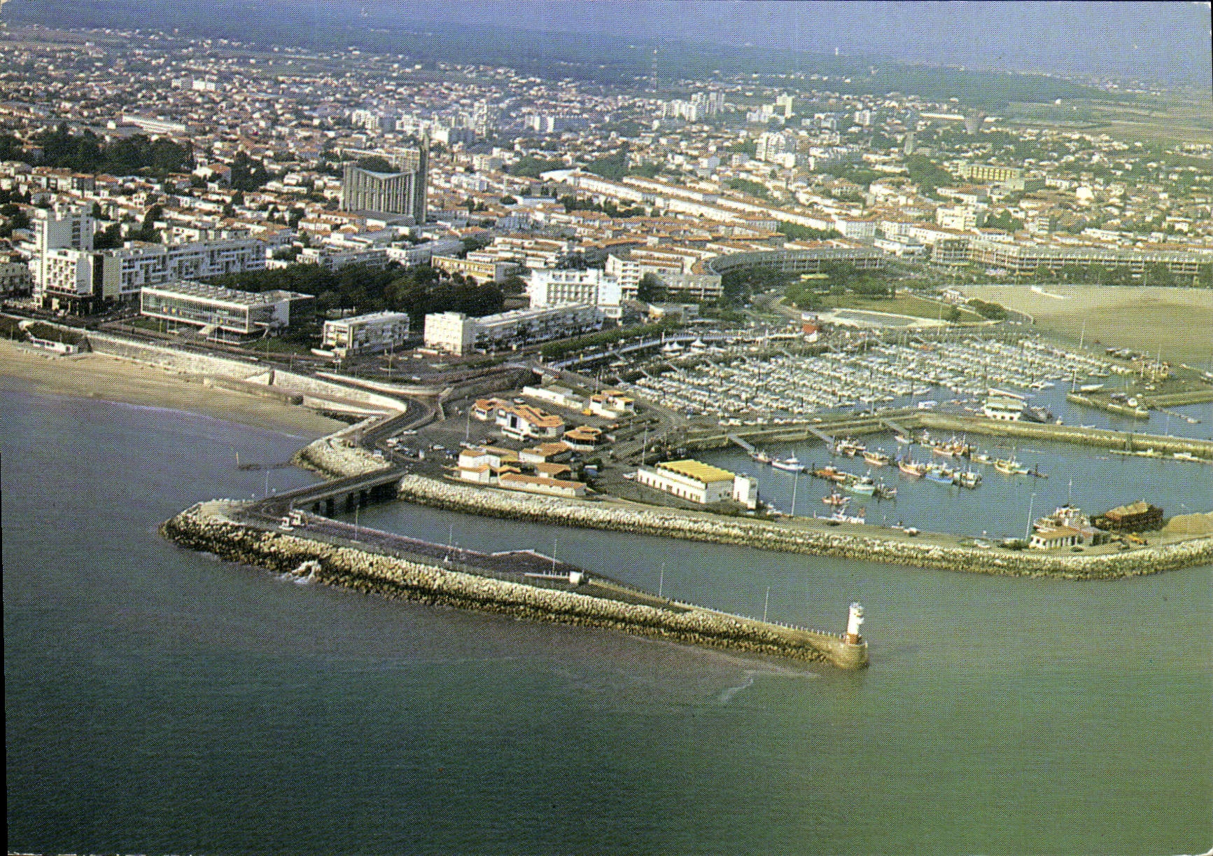 CPM Royan vue du ciel le port le palais des congres l'eglise et front de mer 