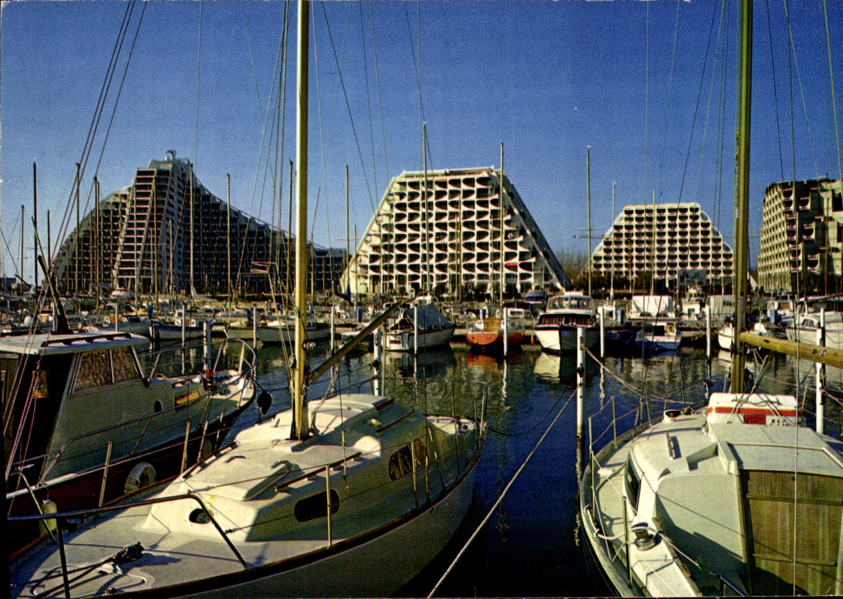 CPM Paysage du Languedoc la Grande Motte