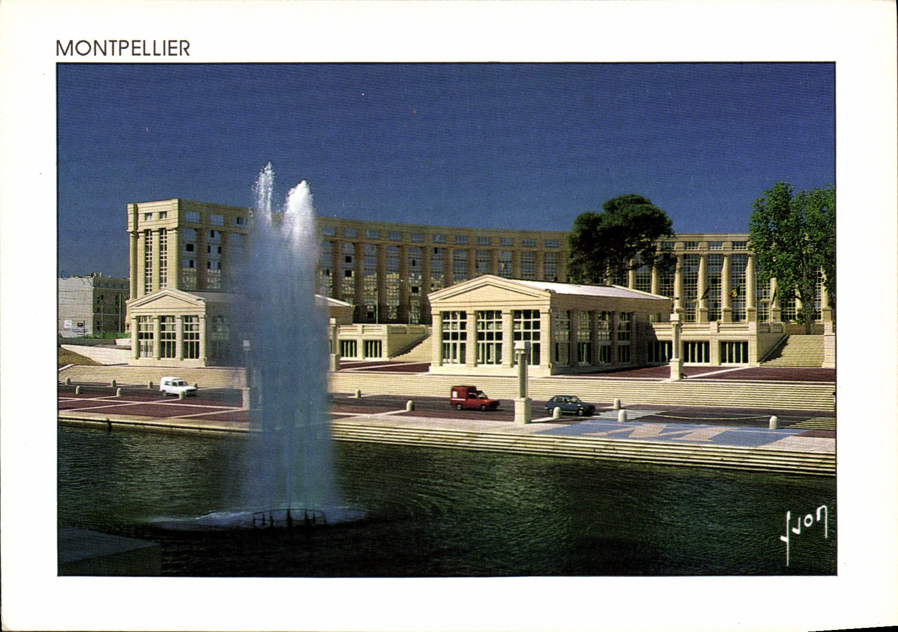 CPM Couleurs et Lumiere de l'Herault Montpellier Esplanade de l'Europe au bord du Lez face a l'Hotel