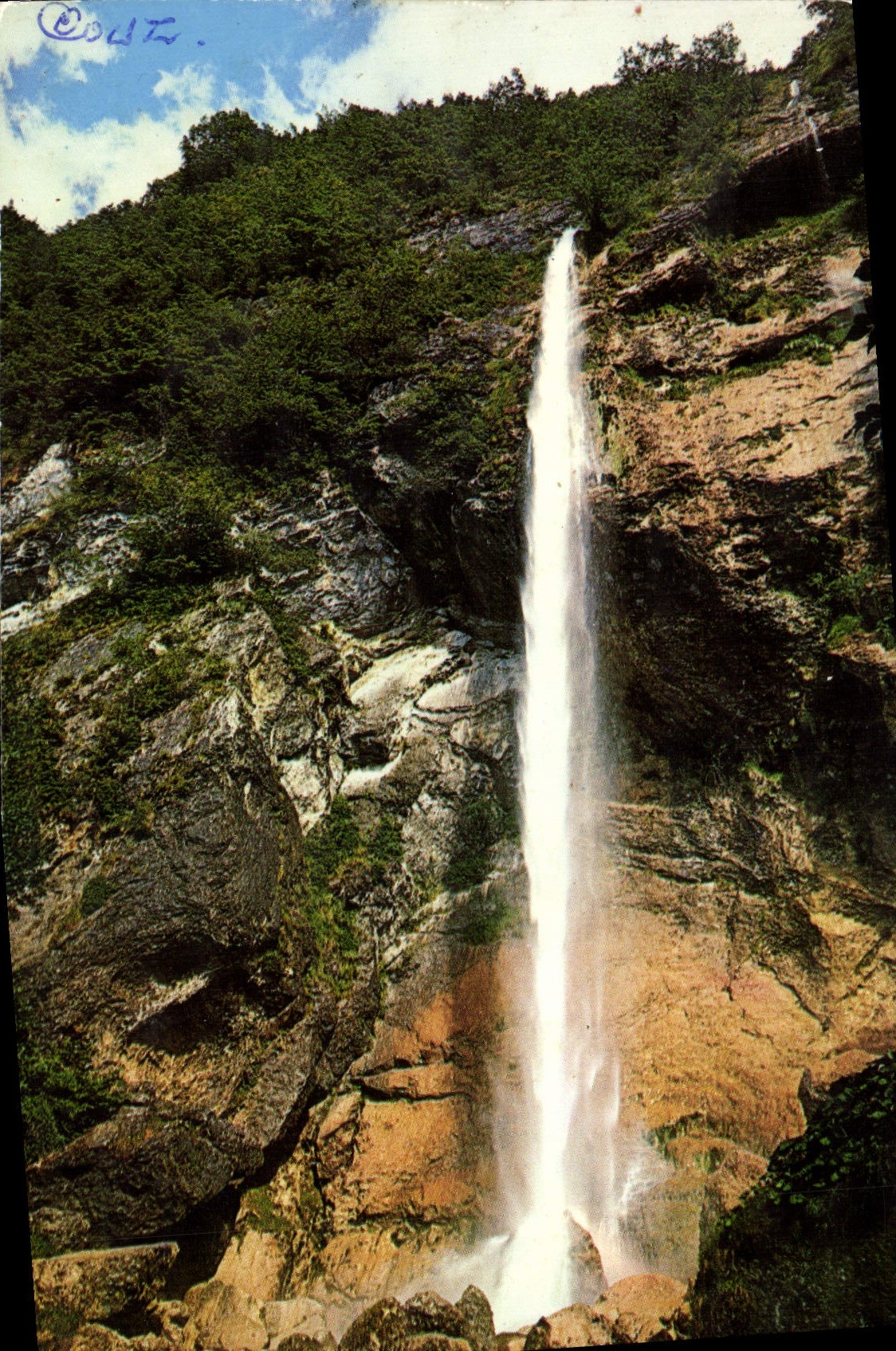 CPA Paysages de Savoie La Cascade de Couz sur la route de Chambery aux Echelles