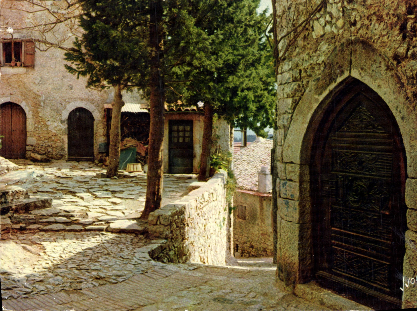 CPA Couleurs et lumiere de France la Cote d'Azur miracle de la nature Eze Alpes Maritimes Place au P