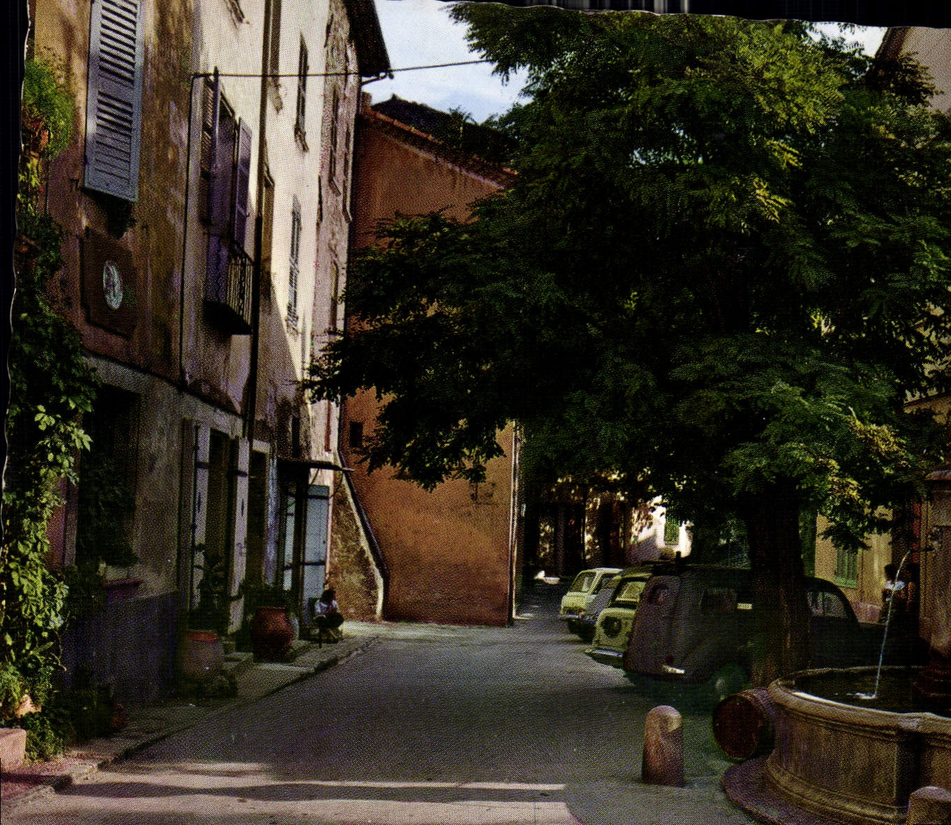 CPA Nos Vieux Villages Varois Meounes une de ses Fontaines
