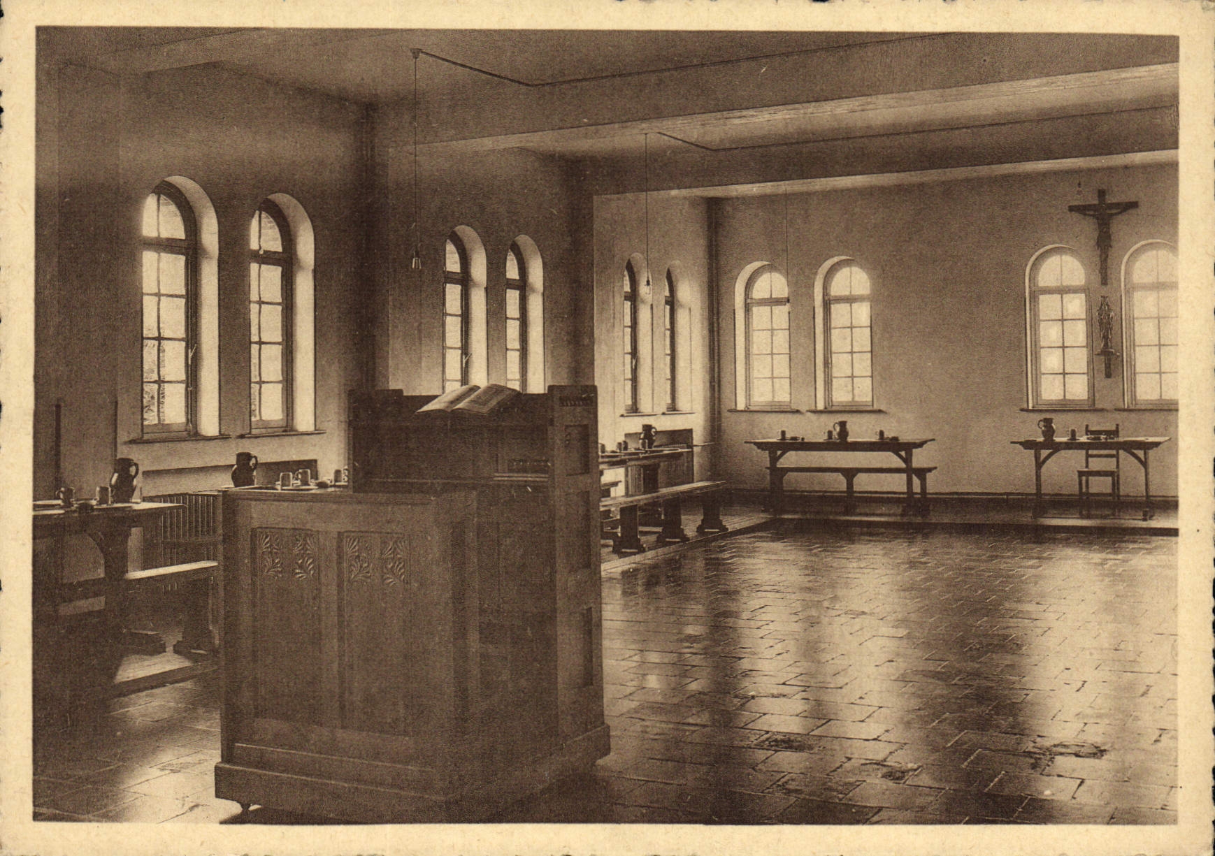 CPM Monastere N D de Bethanie Lophem lez Bruges Refectoire