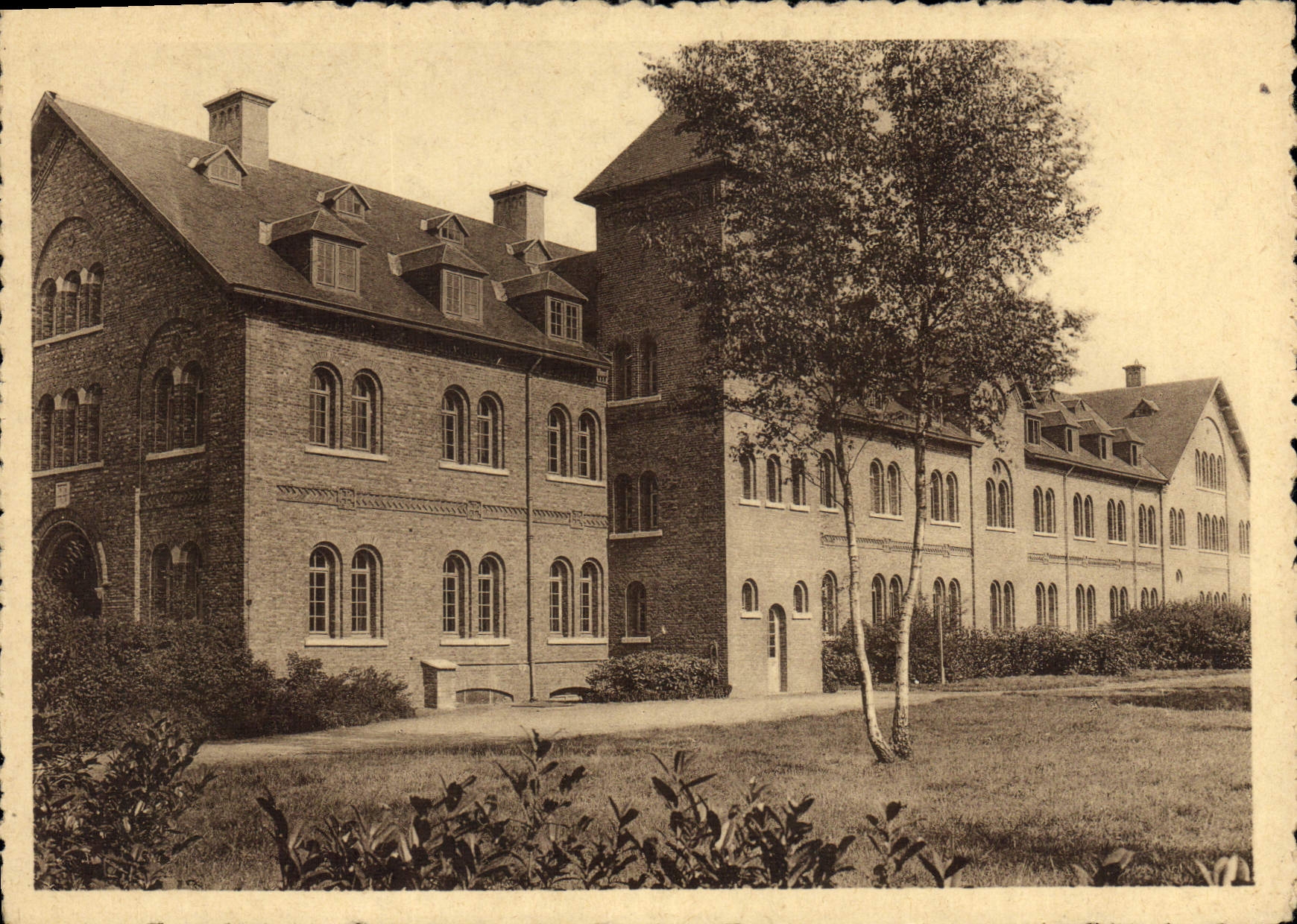 CPM Monastere N D de Bethanie Lophem lez Bruges Cote est