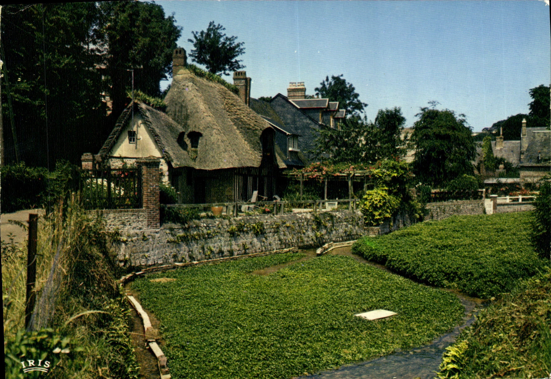 CPM Charmes et Couleurs de la Normandie Chauniere Normande 