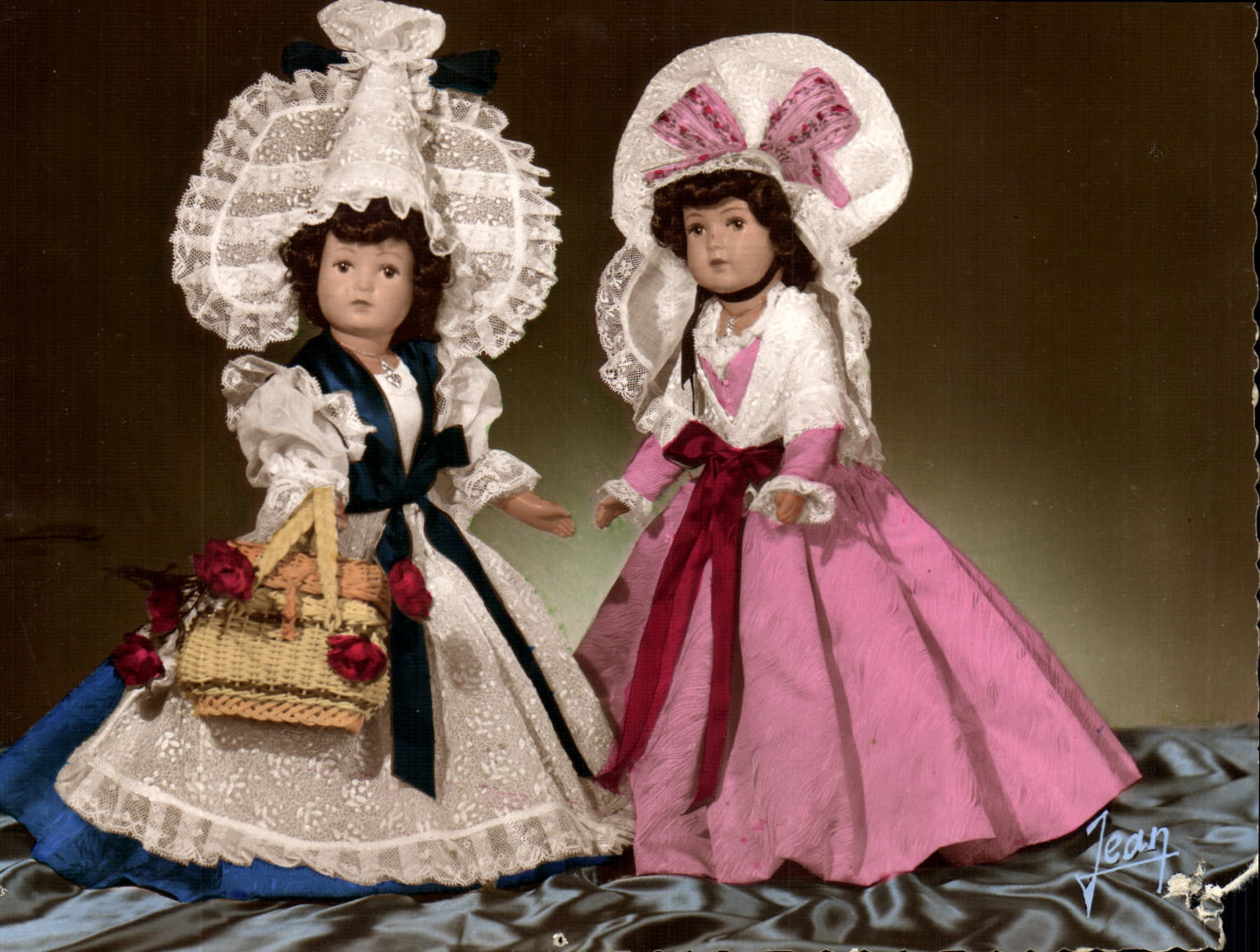 CPM Poupees de Normandie Costumes Papillon d'Avranches et Villedieu les Poeles 