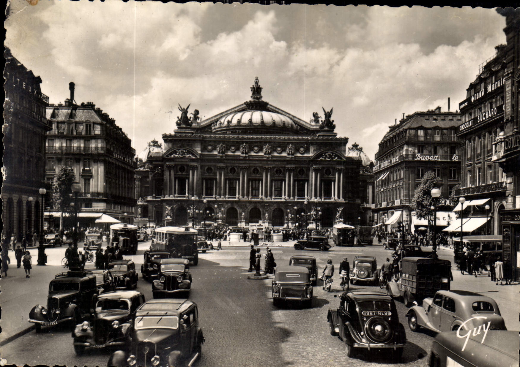 CPM Paris et ses Merveilles la Place 1854 et le Theatre 1862 1875 de l'Opera Automobile Traction