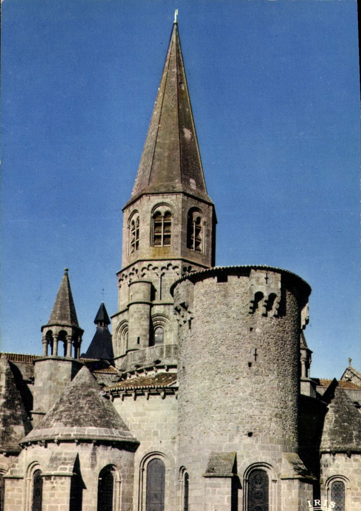 CPM Collegiale Saint Pierre Xi XII Chevet vu du Sud Est