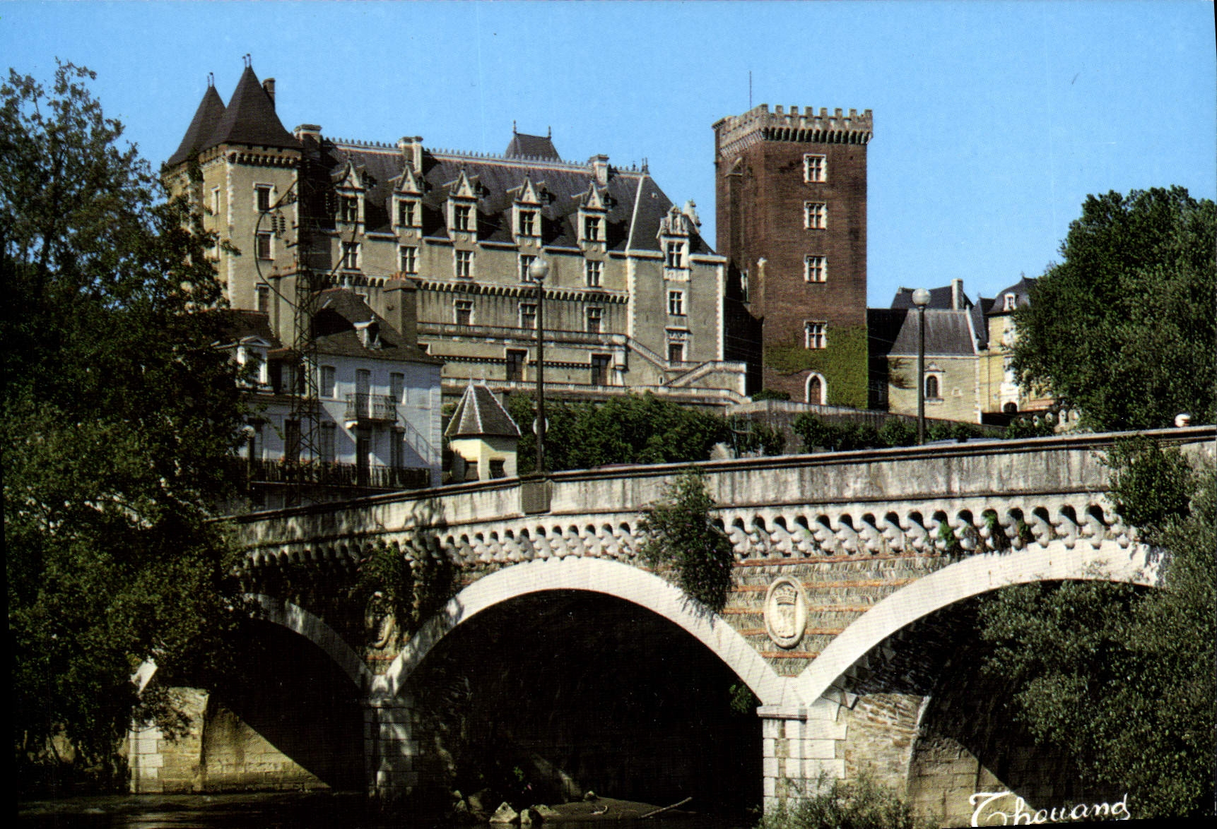 CPM Pau le Chateau et le Gave 