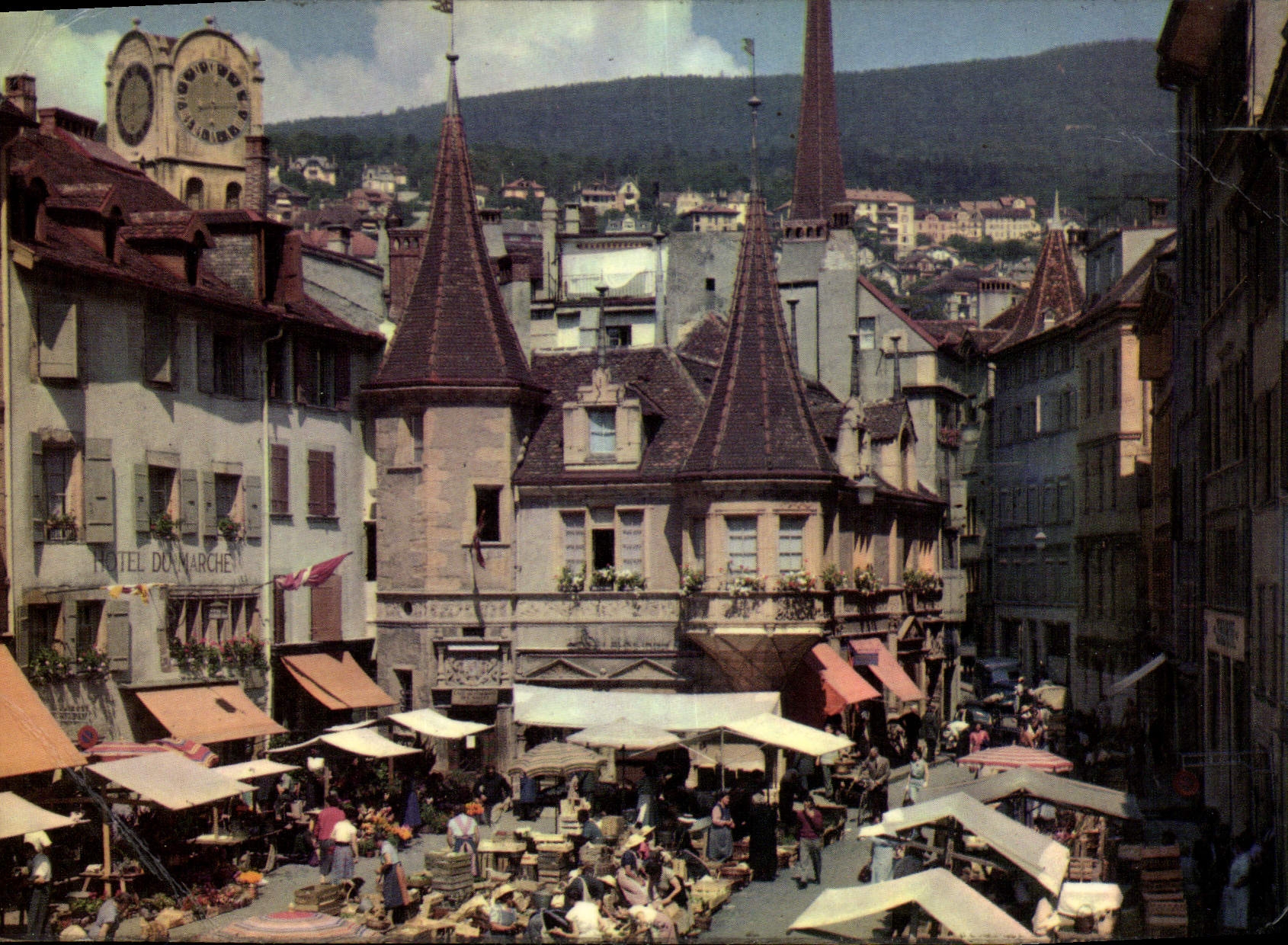 CPM Neuchatel la perle du Jura Suisse la Place du Marche 
