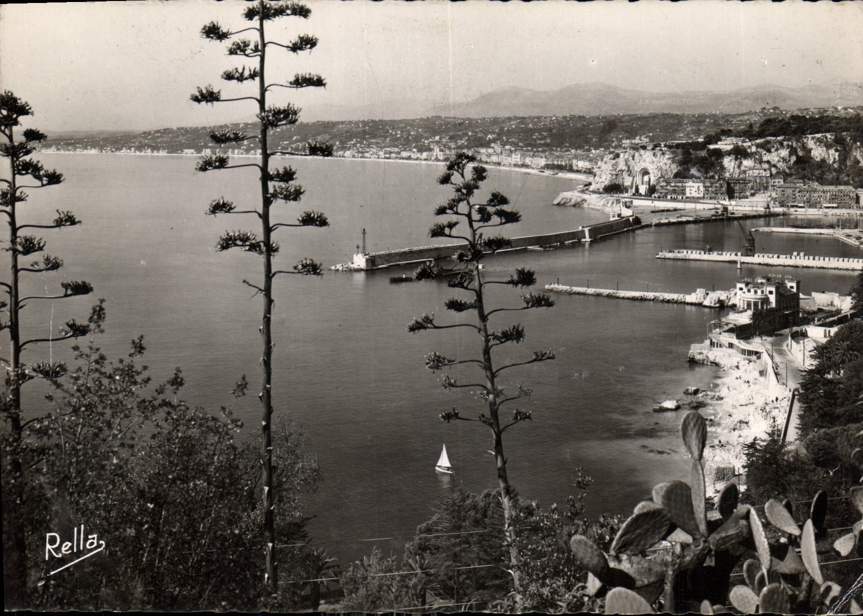 CPM La Cote d'Azur Nice vue generale depuis la rade de Villefranche