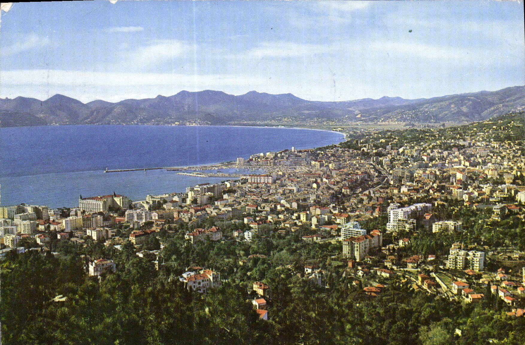 CPM Cannes vue generale prise de la Californie