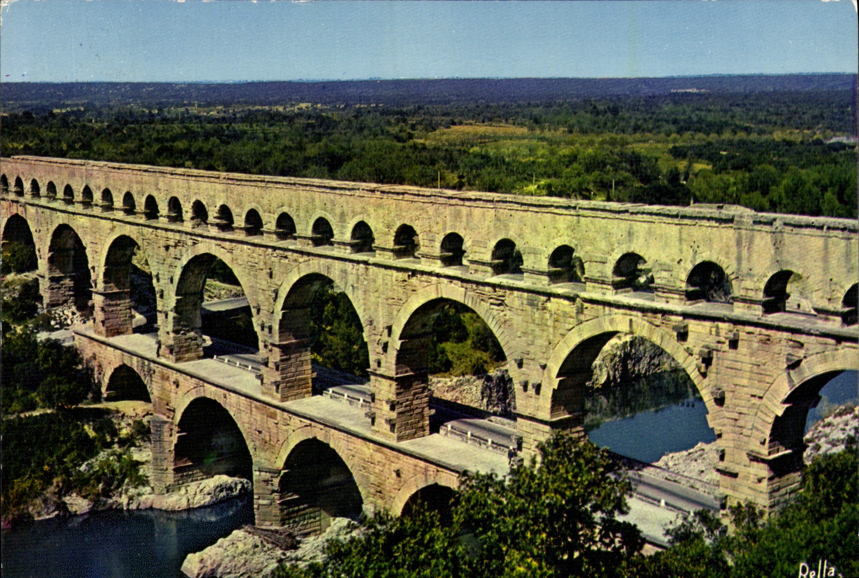 CPM Le Pont du Gard Gard Aqueduc romain