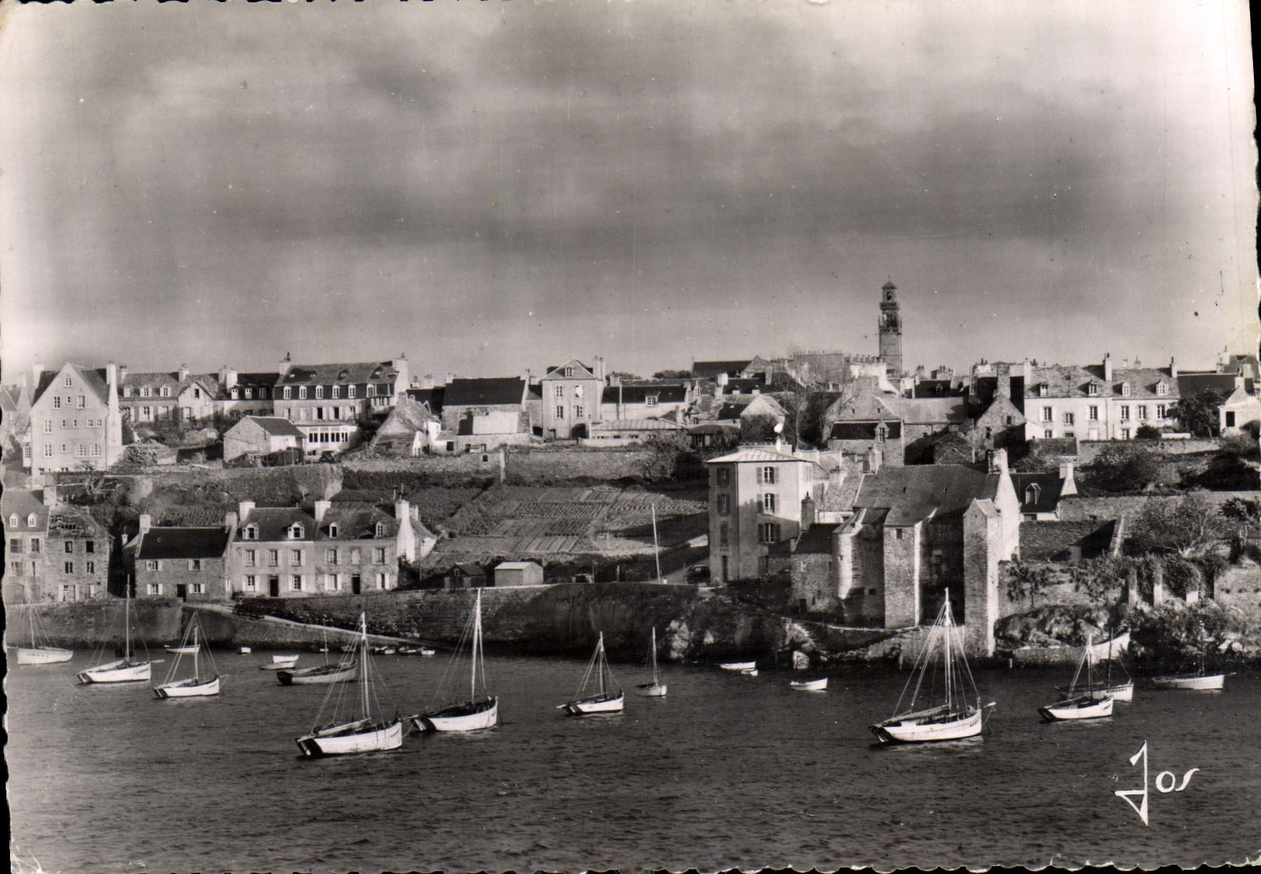 CPM Le Conquet Finistere Vue generale de la ville et du port a maree haute
