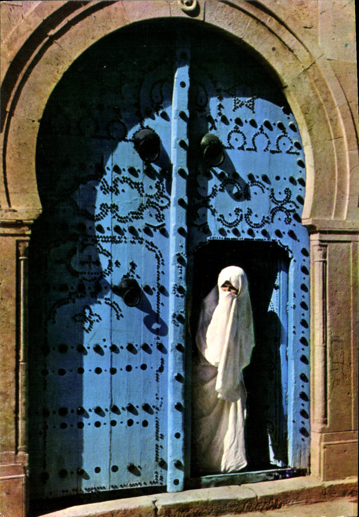 CPM Sidi Bou Said Femme voilee 