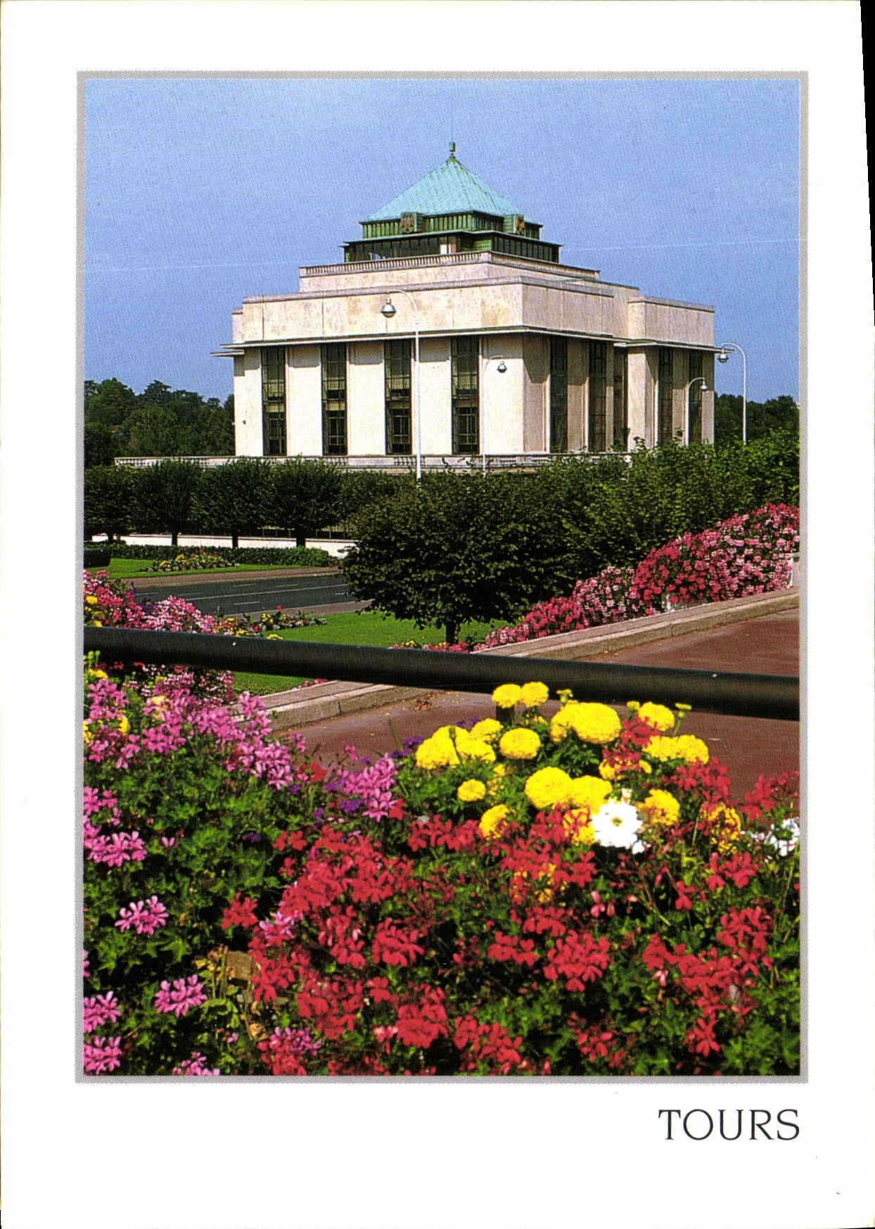 CPA Tours Indre et Loire Le square et la bibliotheque 