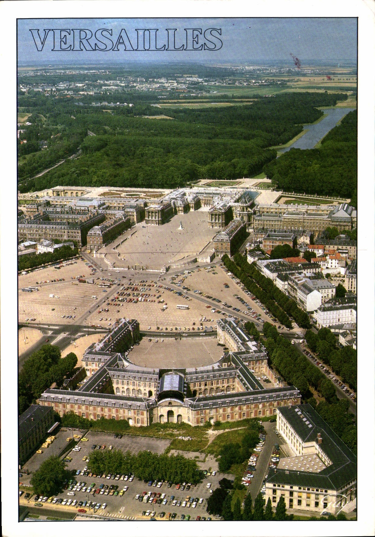 CPM Versailles et ses Merveilles Le Chateau Vue aerienne 