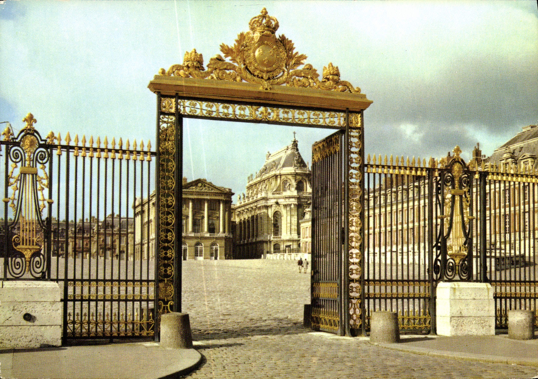 CPM Versailles La Grille d'Honneur 