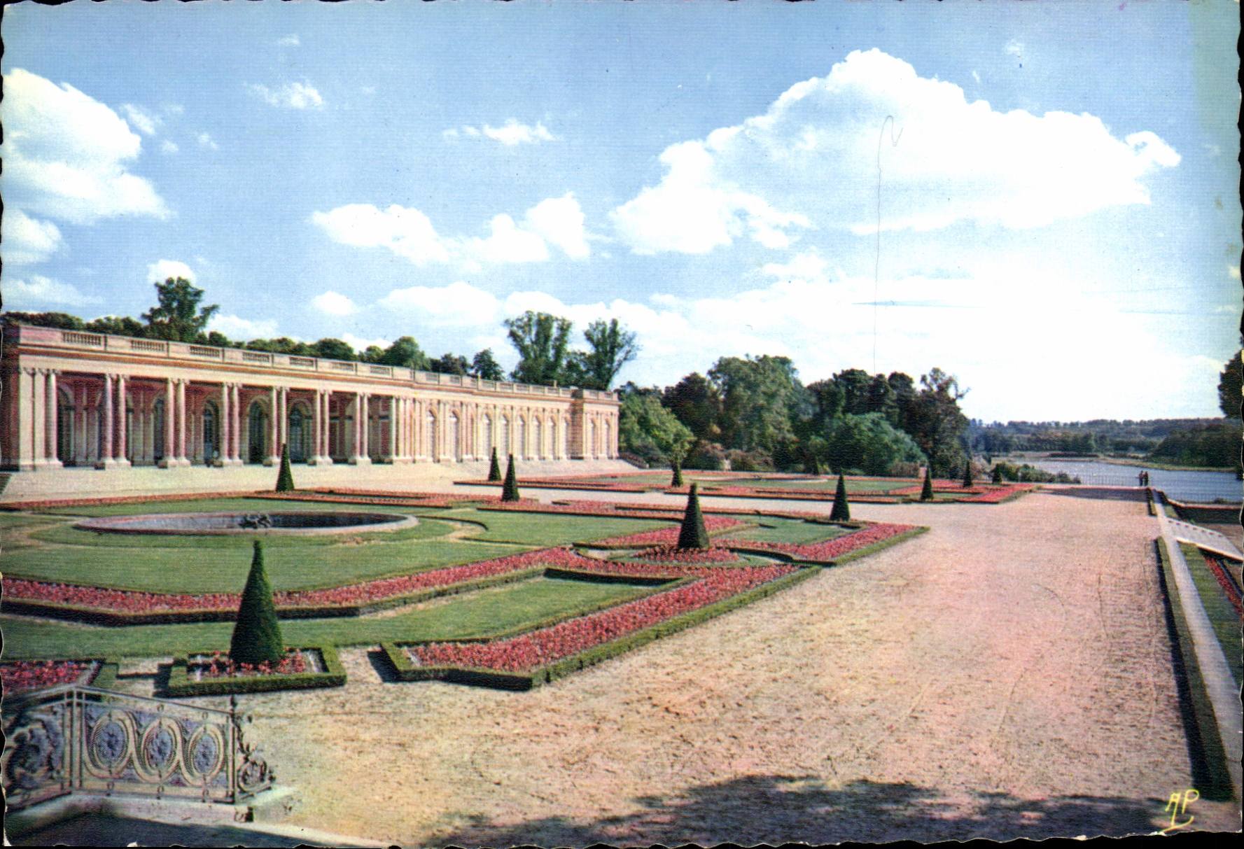 CPM Versailles S et O Le Grand Trianon 