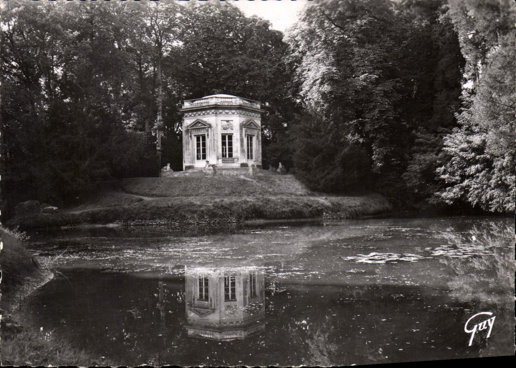 CPM Versailles et ses Merveilles Jardins du petit Trianon Le pavillon de la musique 