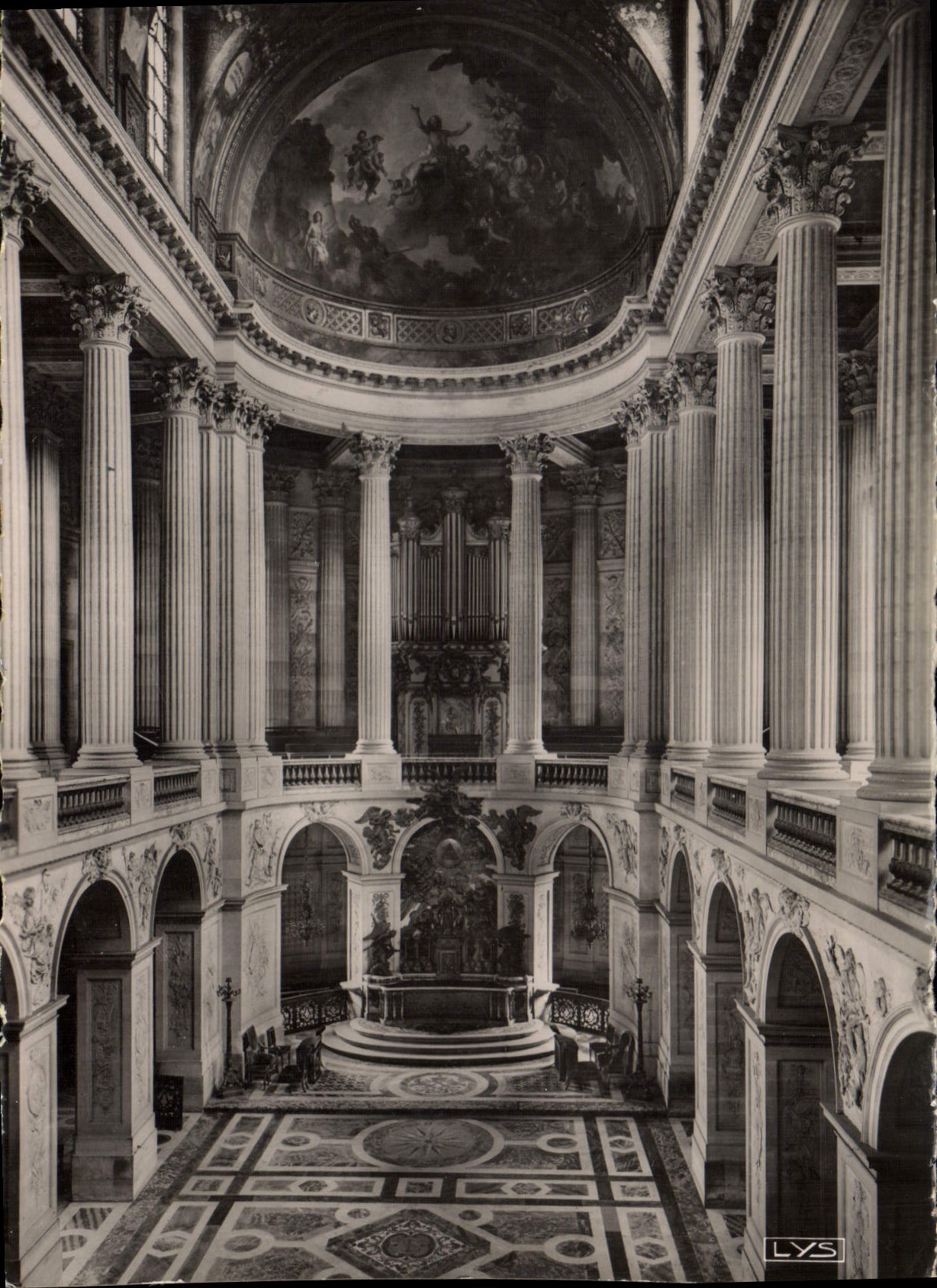 CPM Versailles La Chapelle Royale La Nef 
