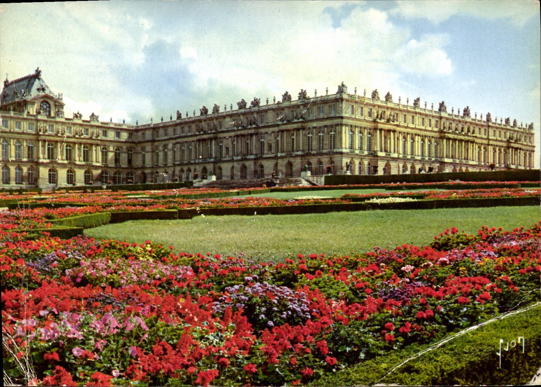 CPM Chateau de Versailles Le Chateau vu des Parterres de Nord 