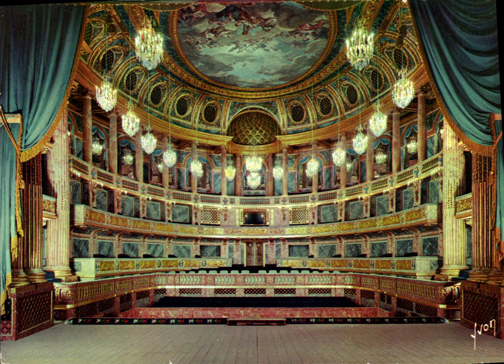 CPM Chateau de Versailles Theatre Royal Louis 