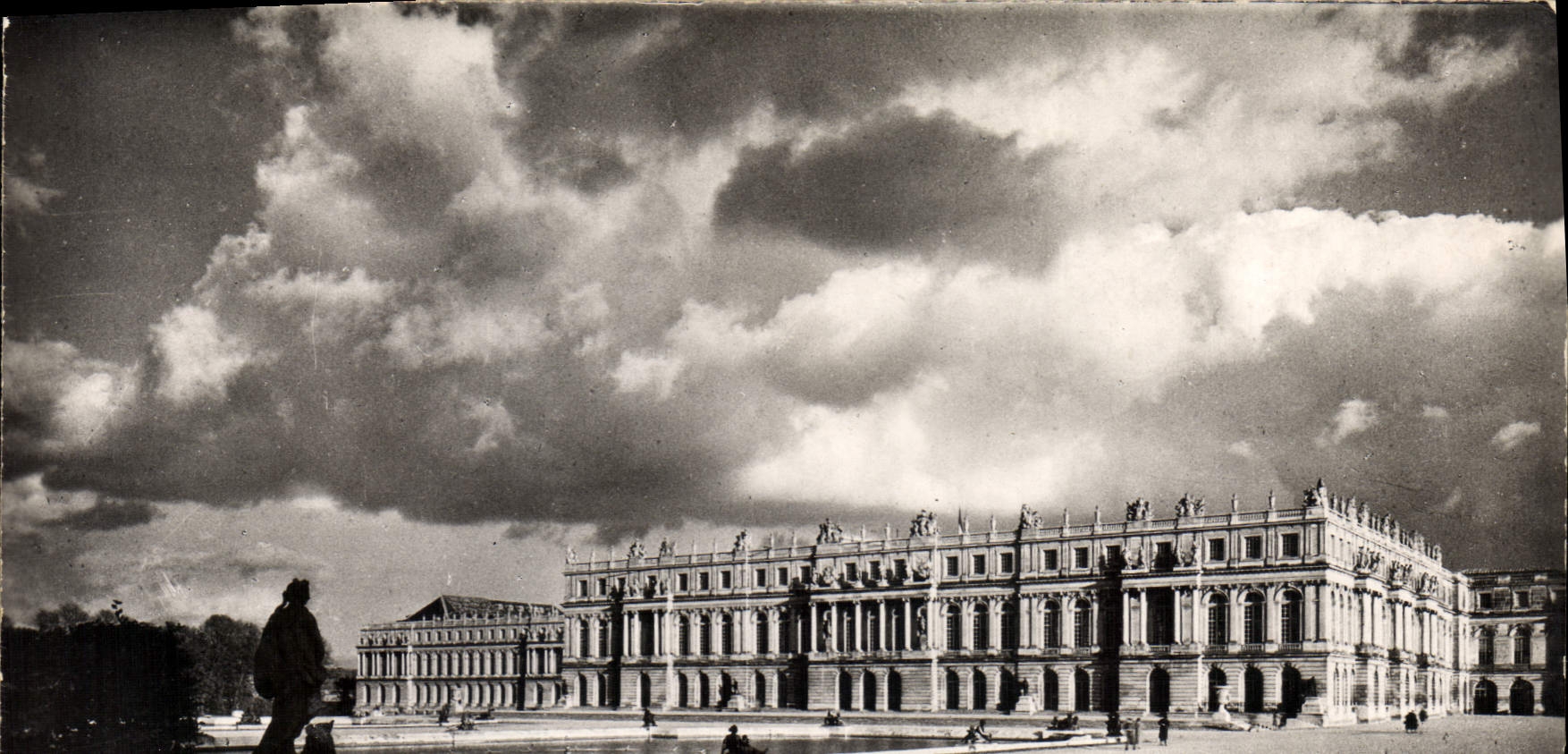 CPM Versailles Le Chateau Facade sur le Parc 