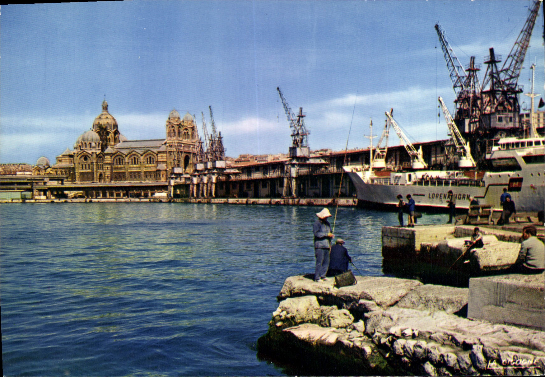 CPM Marseille Le Port et la Cathedrale 