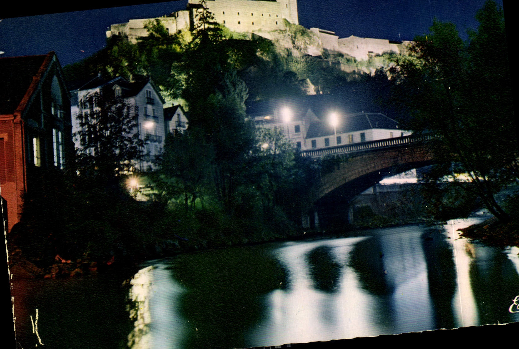 CPM Lourdes Le Chateau Fort de nuit Son et Lumiere 