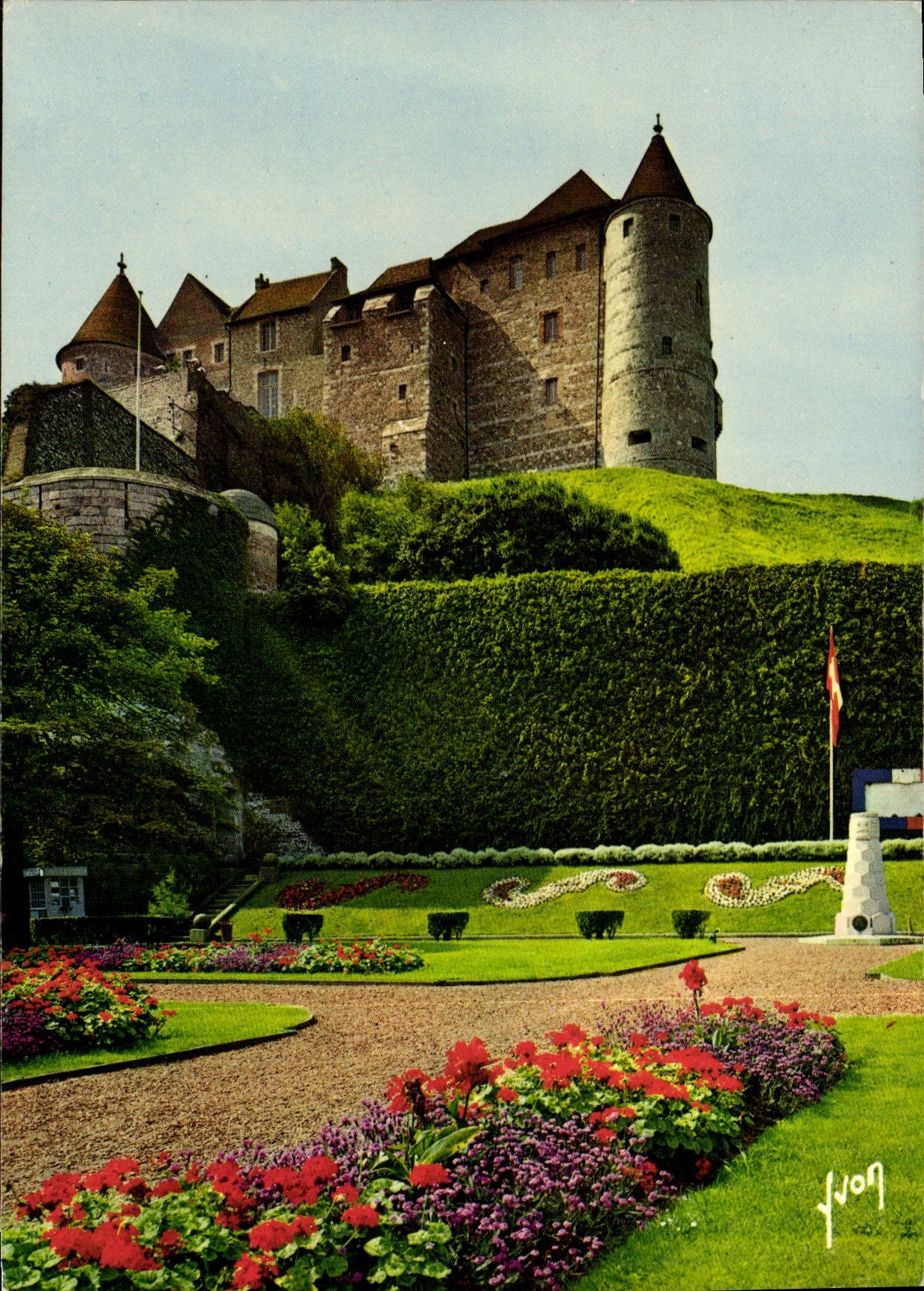 CPM Dieppe Seine Maritime Square du Canada et le Vieux Chateau 
