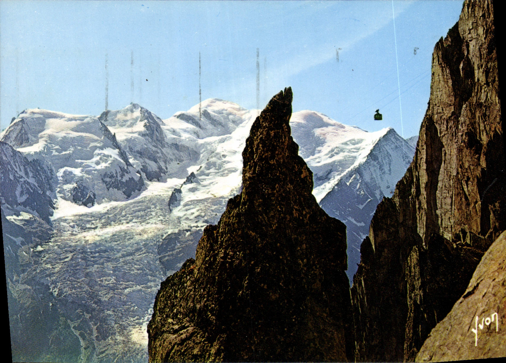 CPM Massif du Mont Blanc Haute Savoie Arrivee de la Benne du Brevent et le Mont Blanc 